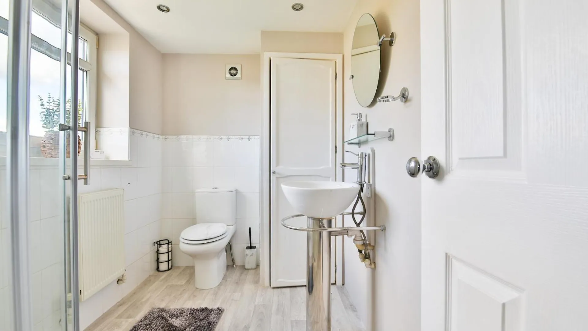 Spacious 3 Bed Home With Pool Table Cardiff Ferienhaus
