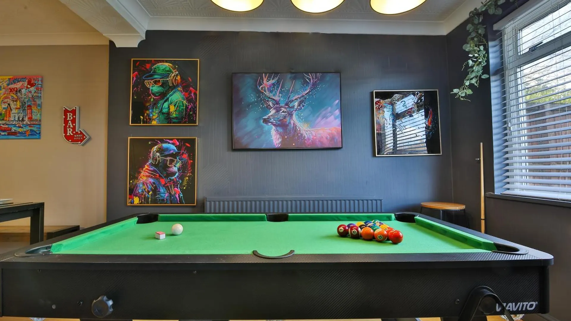 Spacious 3 Bed Home With Pool Table Κάρντιφ